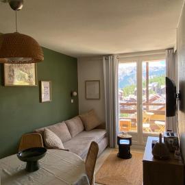 Appartement 4 à 6 couchages proximité immédiate des pistes avec balcon