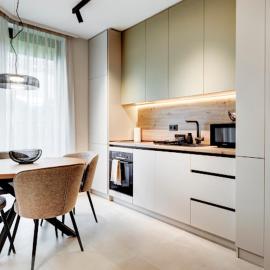 New Business and Leisure Modern Apartment next to Metro Station with WiFi and Free Private Parking