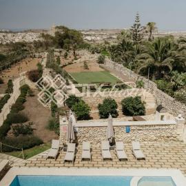 Panorama Penthouse Ta Cenc Pool and Gozo Views，位于萨奈特的酒店