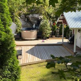 Cozy Home with Finnish Sauna and Palju, hotel di Kukkila