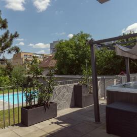 Dream Getaway Apartment with Jacuzzi and Pool, hotel vo Viedni