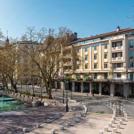 Le Splendid Hotel Lac D'Annecy - Handwritten Collection، فندق في أنِسي