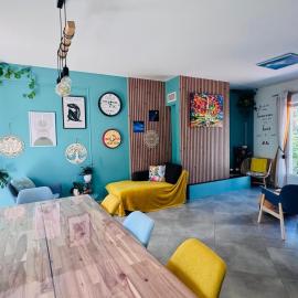 Espace privatif 140m2 - Jardin - Parkings -Disney 10mins - 4 rooms, hotel in Bailly-Romainvilliers