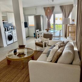 La Calma sea view apartment in Kapparis, hotel a Paralimni