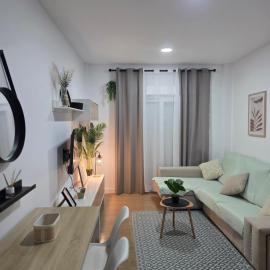 Bright Apartment AM, hotell i Bollullos par del Condado