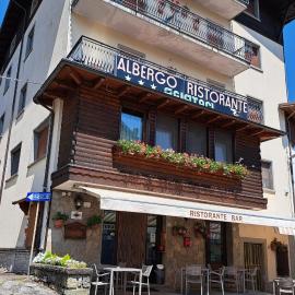 Albergo Ristorante Sciatori, hotel in Pievepelago