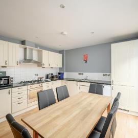 Edmonstones 2 Bedroom Apartment - Edinburgh