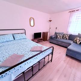 Closca Apartment 2, hotell i Floreşti
