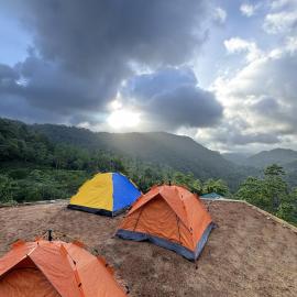Sinharaja Eco Camp, hotel di Deniyaya