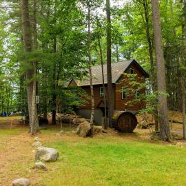 High Peaks Hideaway - minutes from Whiteface Mt!, hotel in Jay