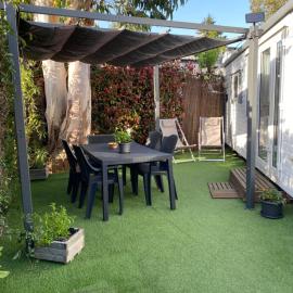 Mobil Home confort, hotel in La Londe-les-Maures