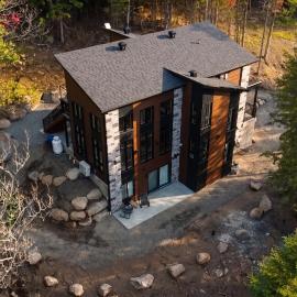 Alta Vita Ste-Adèle Modern, Forest, Spa and Sauna, hôtel à Sainte-Adèle