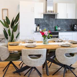 Moderne Altbauwohnung im Herzen von Rastatt kostenloser Parkplatz، فندق في راشتات