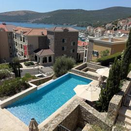 One bedroom apartment - Lustica Bay Marina, hotel in Radovici