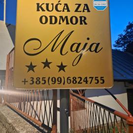 Casa Maja, hotel en Karlobag