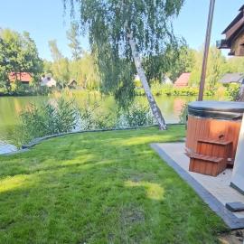 Domek zejscie do jeziora jacuzzi balia kajak grill, hotel i Rokitki