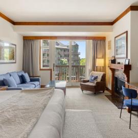 347 Lodge At Spruce Peak Ski In Ski In Ski Out King Studio By Stowe Mountain Rentals