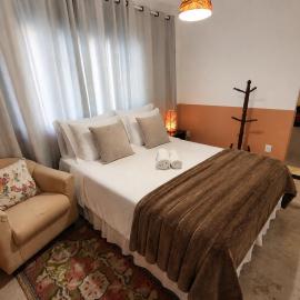 Villa Pella - Chalé Dália- com café manhã, hotel i Piedade do Paraopeba