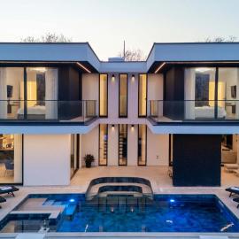 Villa Asper Modern Luxury Villa Near the Sea, hotell sihtkohas PUY