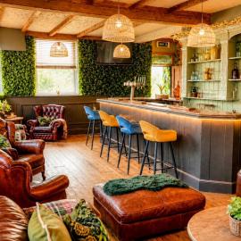 Private Pub-Group Stays Brecon Beacons Alderfalls, hotel en Neath