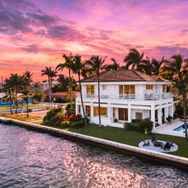 Waterfront Villa, Steps to Beach