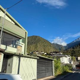 Volcán Suits