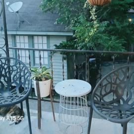 Boutique Style 2 Bdrm Apt offering Any & All of a Traveler's Needs