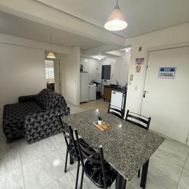 Apartamento completo com AR Condicionado em Viamao, khách sạn ở Viamão