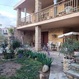 Cal Bonet, hotel a Cerviá