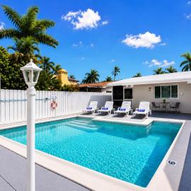 Walk to Hollywood Beach Luxury 4BR Villa