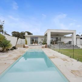 The White Oasis – Sorrento Family Haven