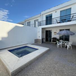 Casa con Jacuzzi Vía El Peñon Girardot