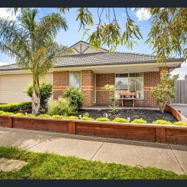 Spacious 4 Bedroom Family Home in Prime Location, hotelli kohteessa Pakenham