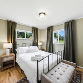 Modern Cottage Retreat Near UT, Airport & Smokies