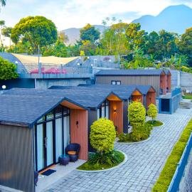 Terrace Garden Glamping Bogor, hotel in Gadog