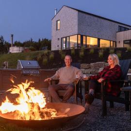 Birch - Luxury Oceanview Cottage with Hot Tub & Private Beach Access near Cabot Trail, hotel en Chimney Corner