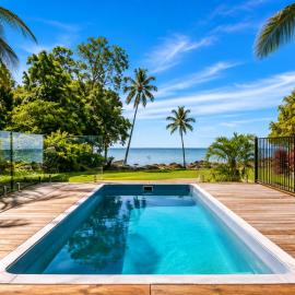 Cairns Beachfront Retreat, hotel in East Trinity