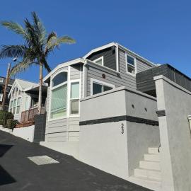 Charming 2 Story Beach Cottage with Private Decks