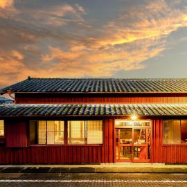 泊れる図書館 さんごさん: Goto'da bir otel
