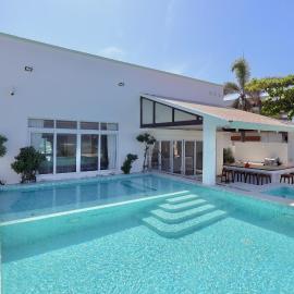 Alesea Baroro, La Union, Private Modern Villa with Pool, Jacuzzi, Beachfront View