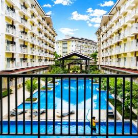 Modern Condo Near Airport Free Wi-Fi, Netflix, Pool & Gym