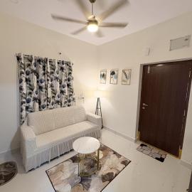 Secret Getaway with Premium & Cozy 1BHK Kondapur, hotel in Kondapur