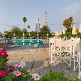 Casa Dolce Mare - seafront apartment with swimmingpool