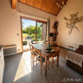 La Parenthèse Champêtre, Gîte RDC avec grand jardin, table de pique nique exterieure, Hamac, Confort et proche toutes comodités, hotell i Neuf-Berquin