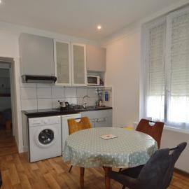 Viesnīca Appartement proche de la plage - wifi, bien agencé pilsētā Asnelles