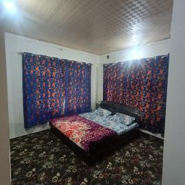 Royal Guest House, Hotel in Wāmpor
