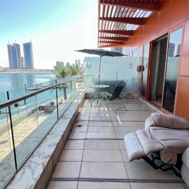 Luxury 1-Bedroom Waterfront Apartment with Large Terrace, Reef Island