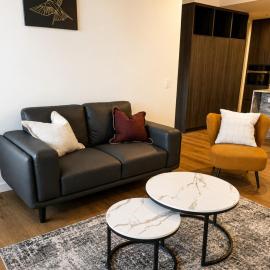 Relaxing 2BR with Lake Views in Eastbourne, hotel in Campbell