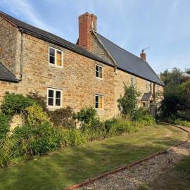 17th Century Farmhouse - Near Silverstone Circuit, hotel en Towcester
