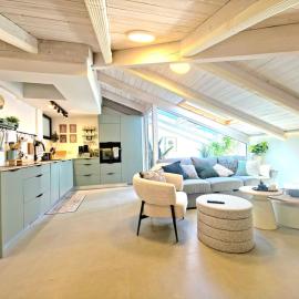 Stylish Rooftop Loft Near Tel Aviv & Airport